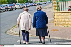 Cancer : les personnes âgées restent sous-traitées